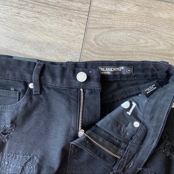 NWT Blank NYC The Fulton Roll Up Black Shorts - Picture 7 of 11